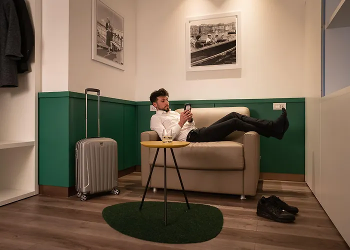 Smart מלון נאפולי