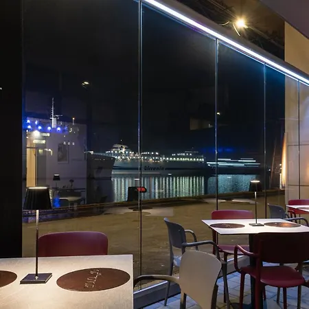Smart 4* Naples