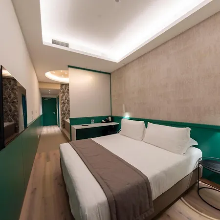 Smart 4* Naples